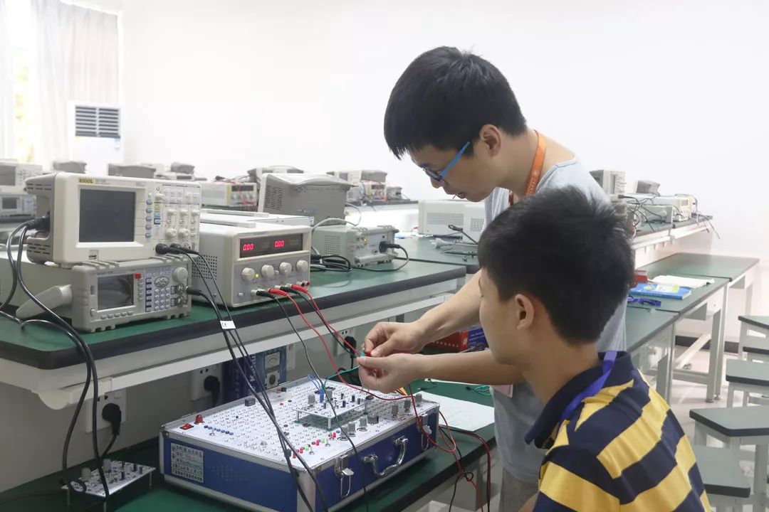 學(xué)在省電商丨不負(fù)最美校園，不負(fù)青春時(shí)光